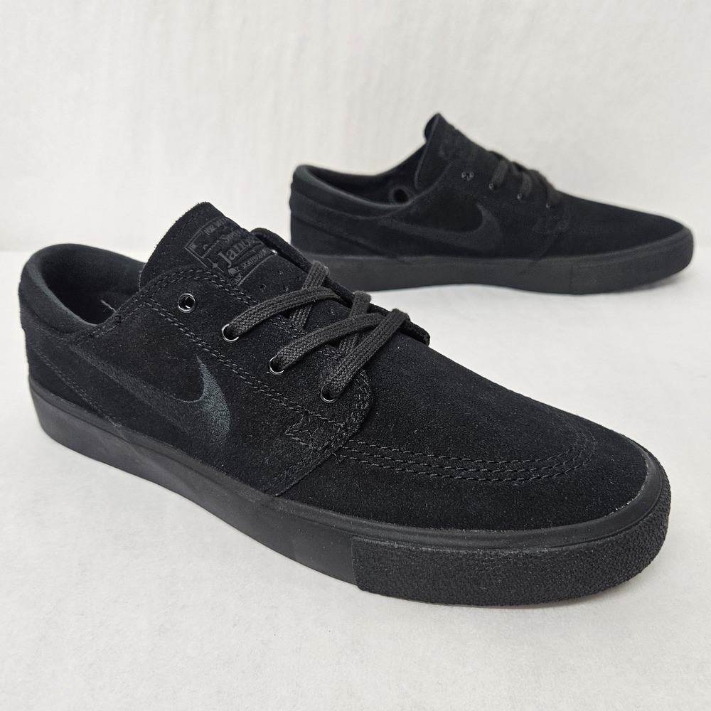 Nike SB Zoom Janoski RM Skate Shoes AQ7475-004 Triple Black Suede Men Size 8.5